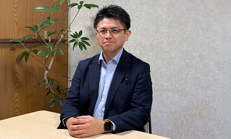 新井紙材 小野寺氏